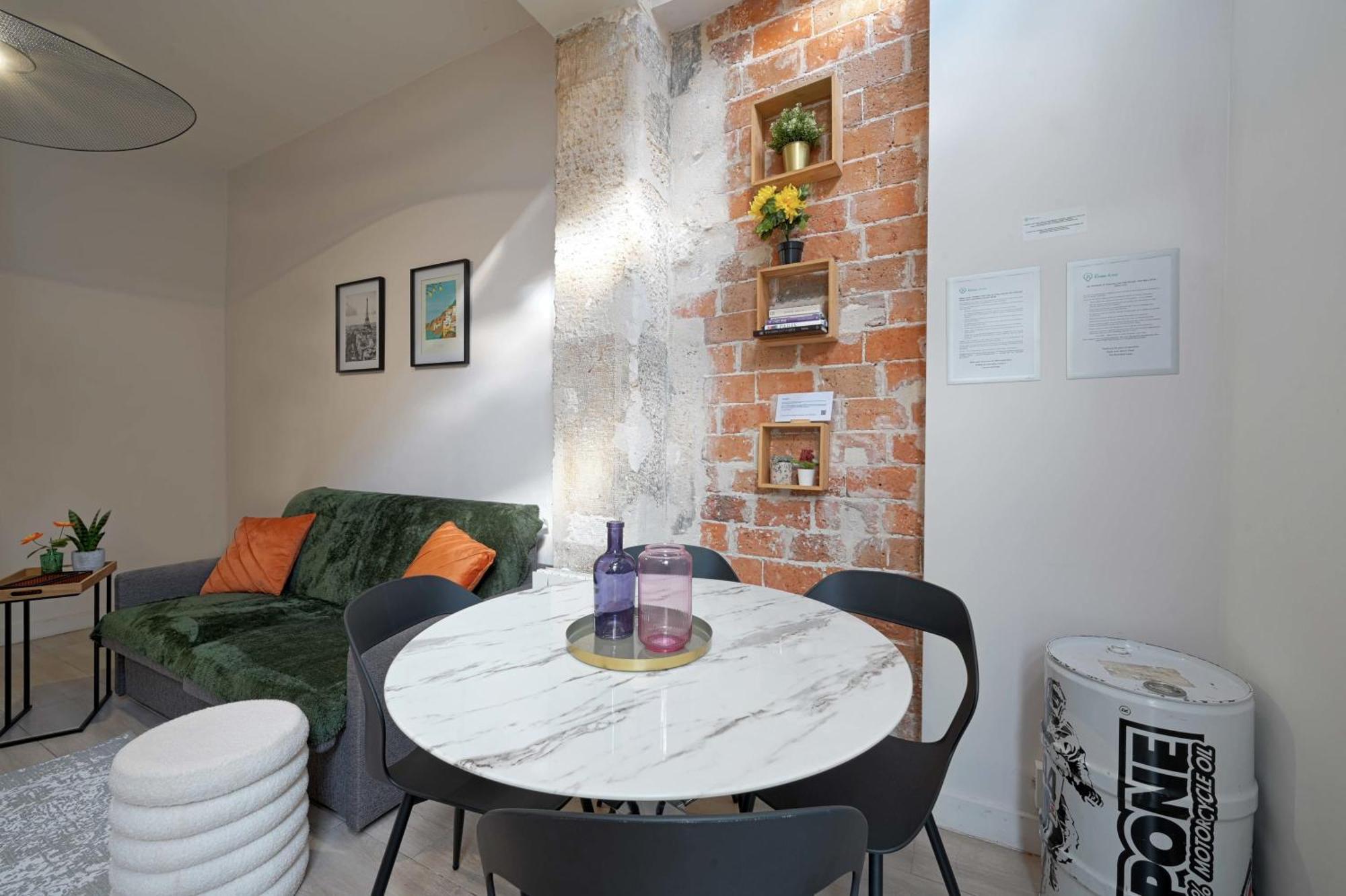 Appartement 2 Bed Modern Fully Furnish Flat,Close To Buttes Chaumon Park à Paris Extérieur photo